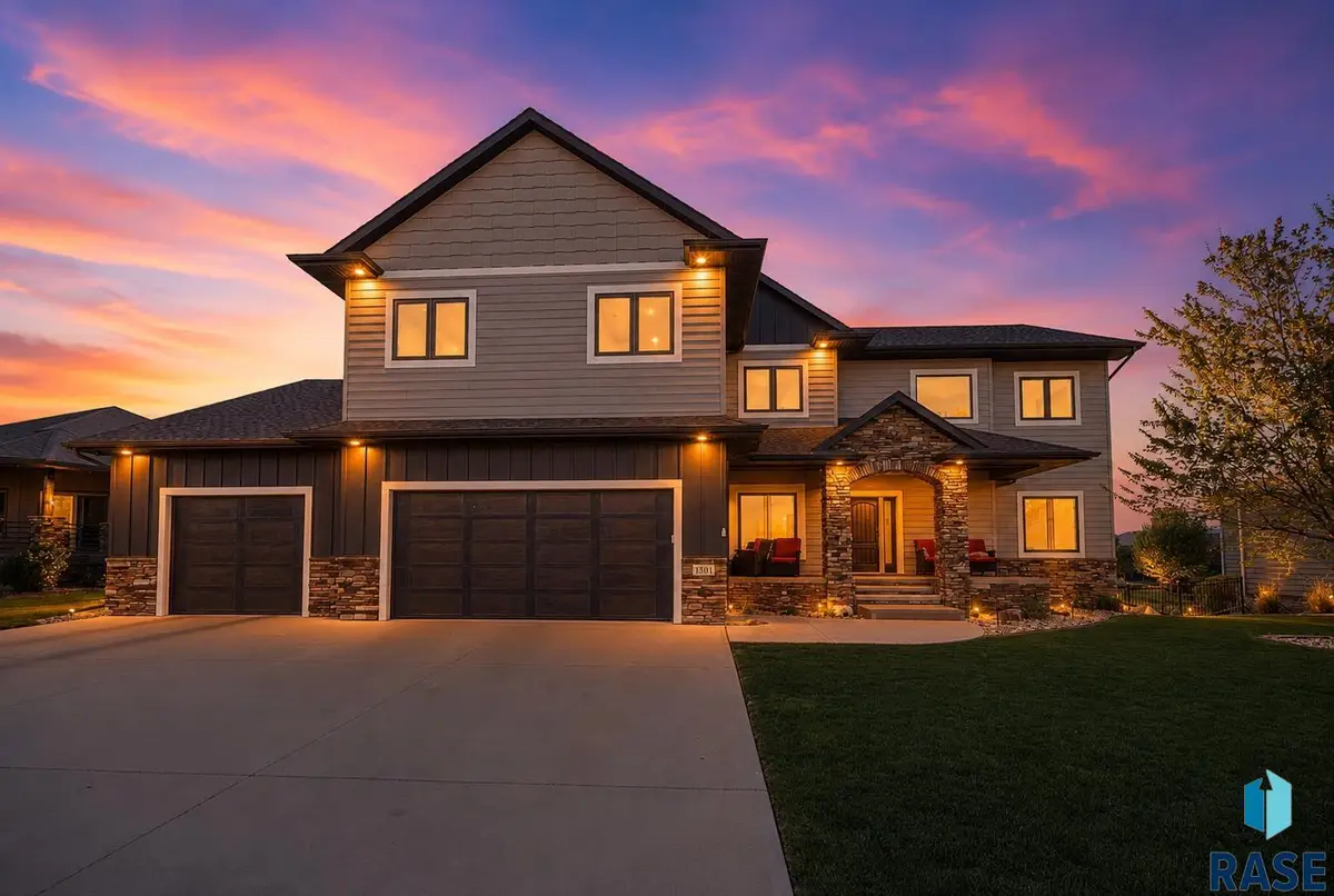 1301 Hyannis Port Ln, Sioux Falls, SD 57106 - #1