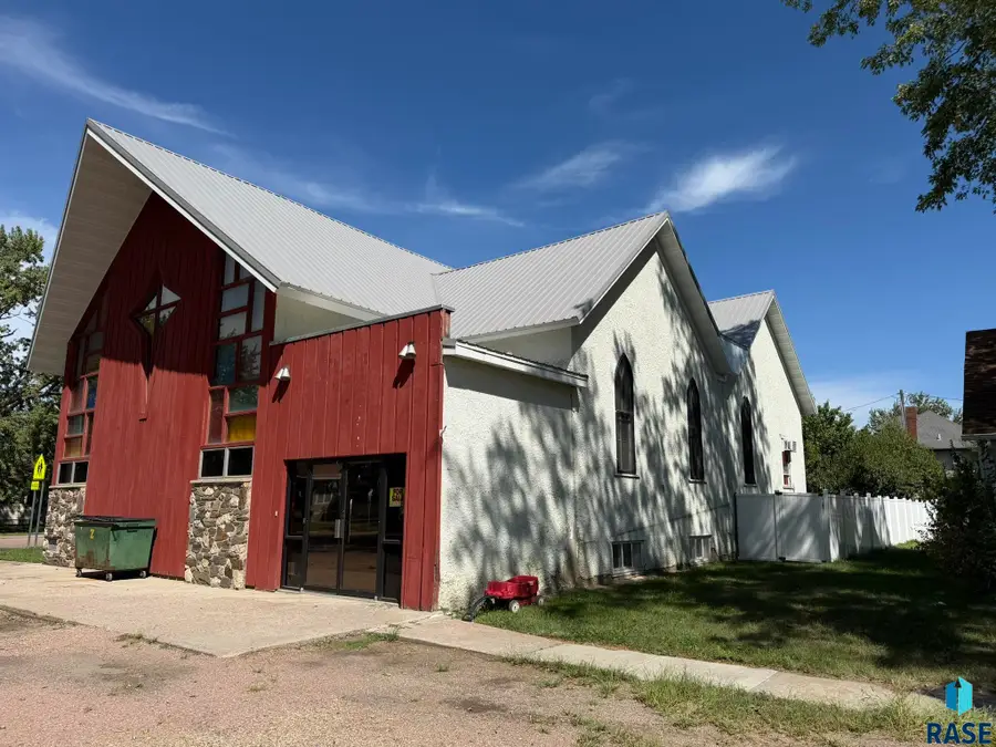711 3rd St, Scotland, SD 57059 - #2
