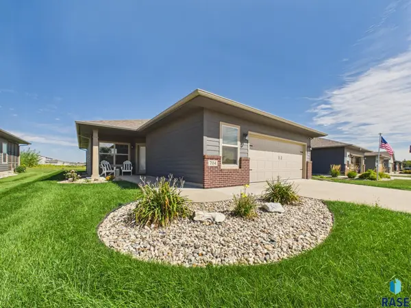 704 Spruce St, Harrisburg, SD 57032