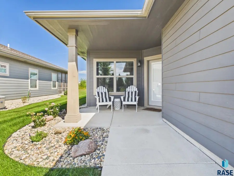 704 Spruce St, Harrisburg, SD 57032 - #2