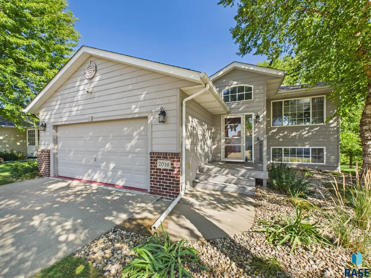 7016 W 50th St, Sioux Falls, SD 57106 - #1