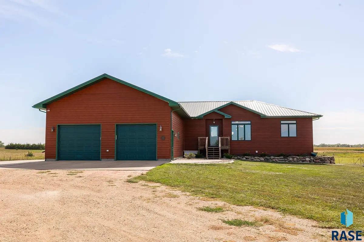 24104 435th Ave, Canova, SD 57321 - #1