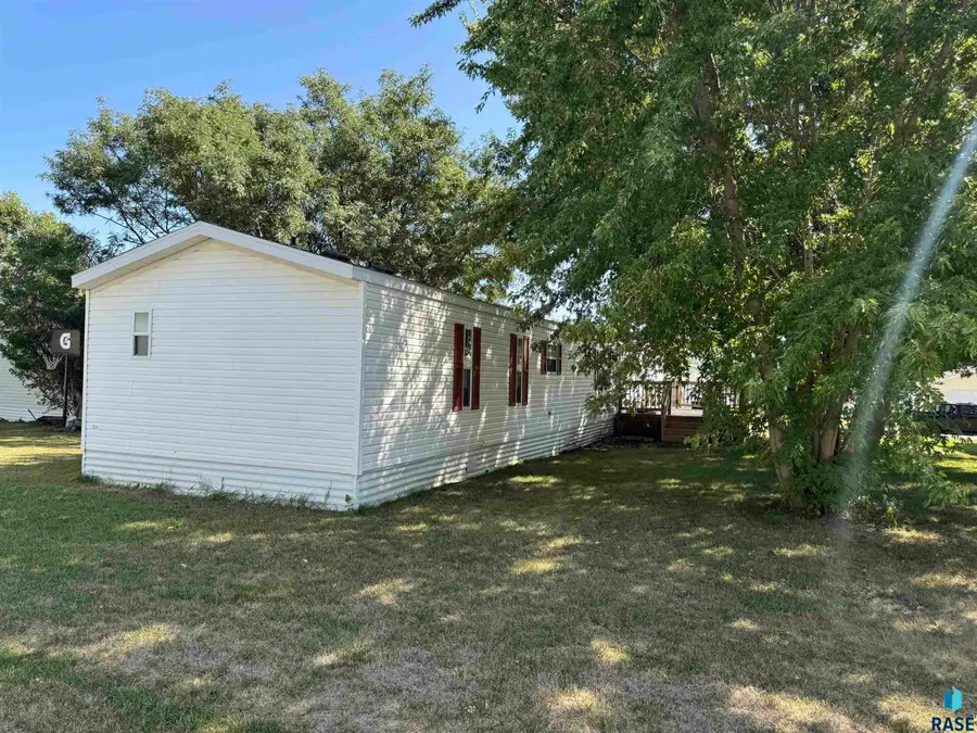 6011 S Canterbury Pl, Sioux Falls, SD 57106 - #3