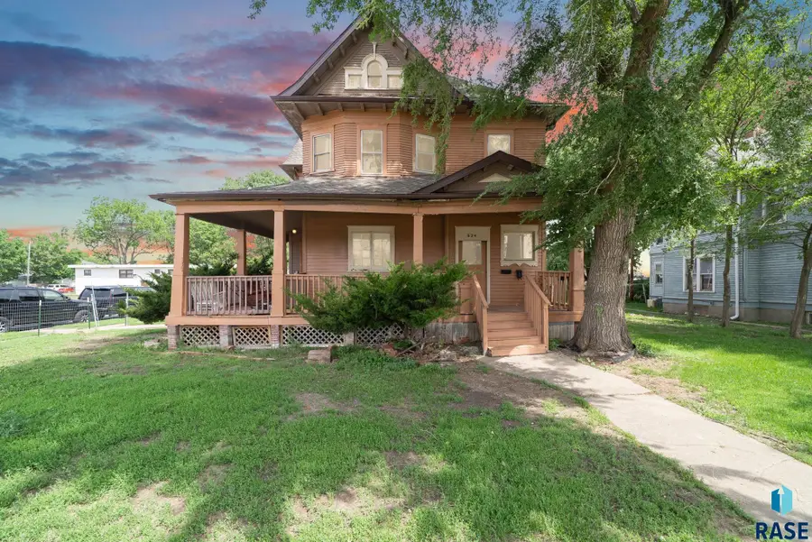 624 W 11th St, Sioux Falls, SD 57104 - #2