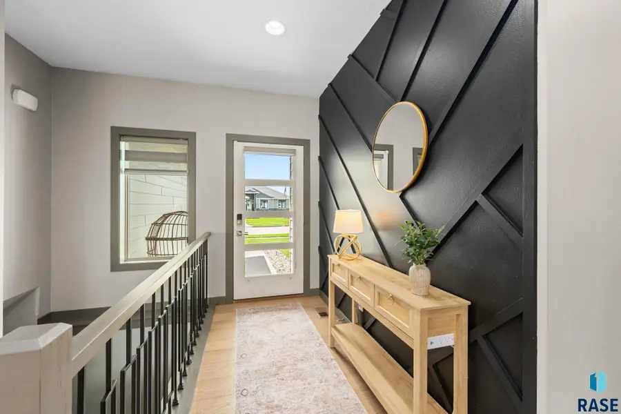 6708 E Dugout Ln, Sioux Falls, SD 57110 - #2