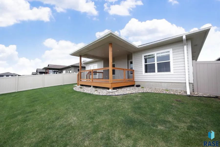8812 W Windmill Ridge St, Sioux Falls, SD 57106 - #2