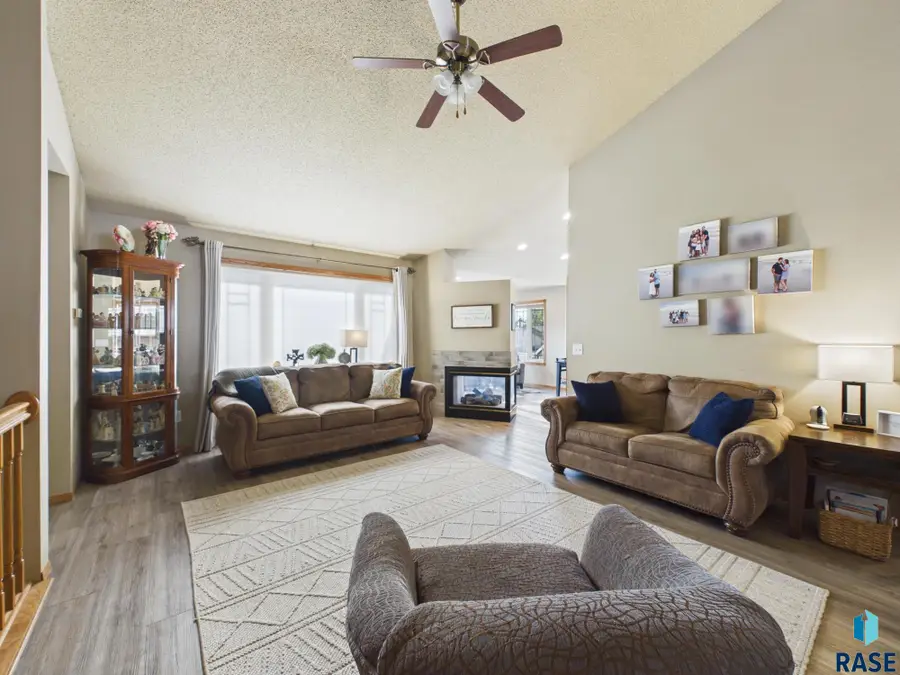 1312 S Honeysuckle Trl, Sioux Falls, SD 57106 - #3