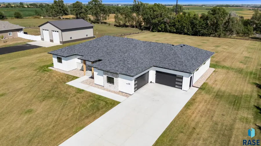 108 Landon Trl, Parker, SD 57053 - #3