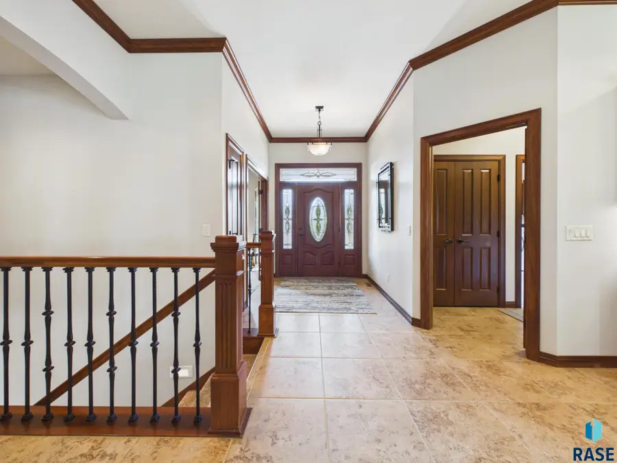 2304 W Sleigh Creek Trl, Sioux Falls, SD 57108 - #3