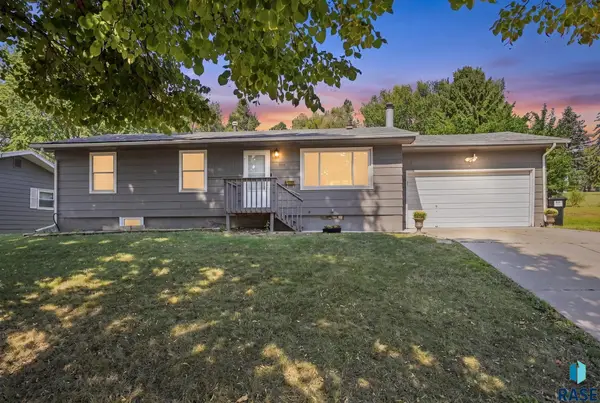 817 S Foster Ave Ave, Sioux Falls, SD 57103