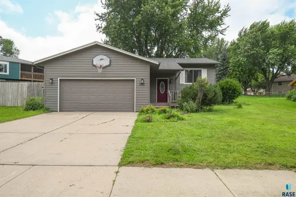 705 N Montgomery Ct, Sioux Falls, SD 57103