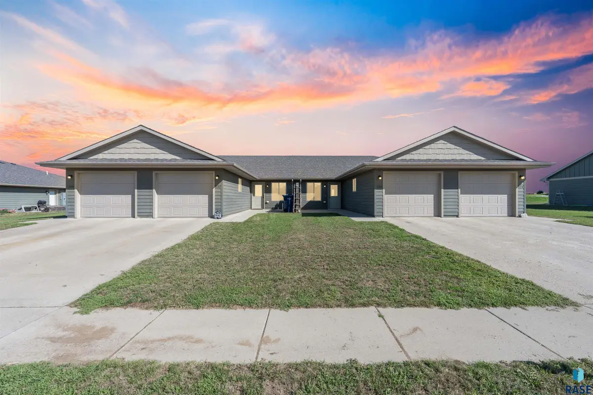 528 Prairie Ave, Baltic, SD 57003 - #1