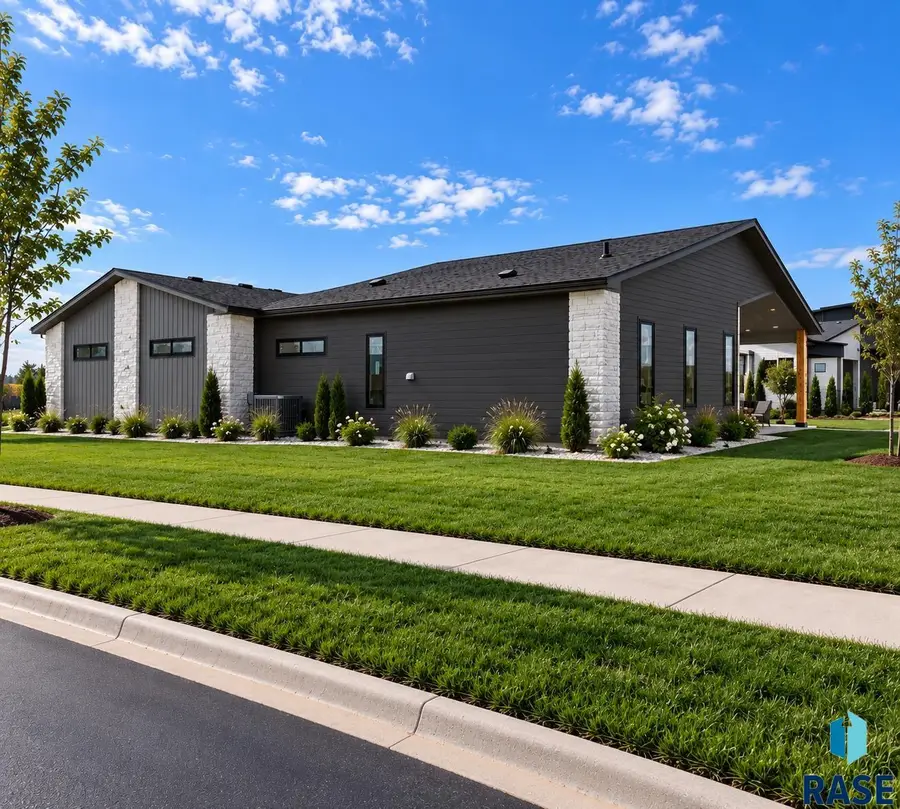 6100 N Silver Cross Dr, Sioux Falls, SD 57104 - #2