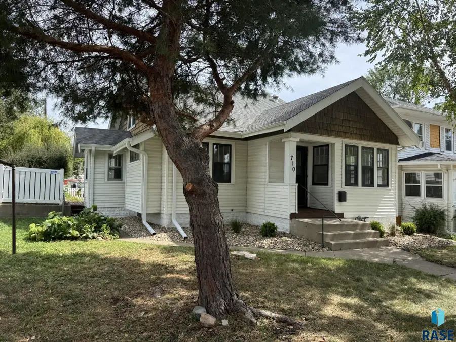 710 S Grange Ave, Sioux Falls, SD 57104 - #2