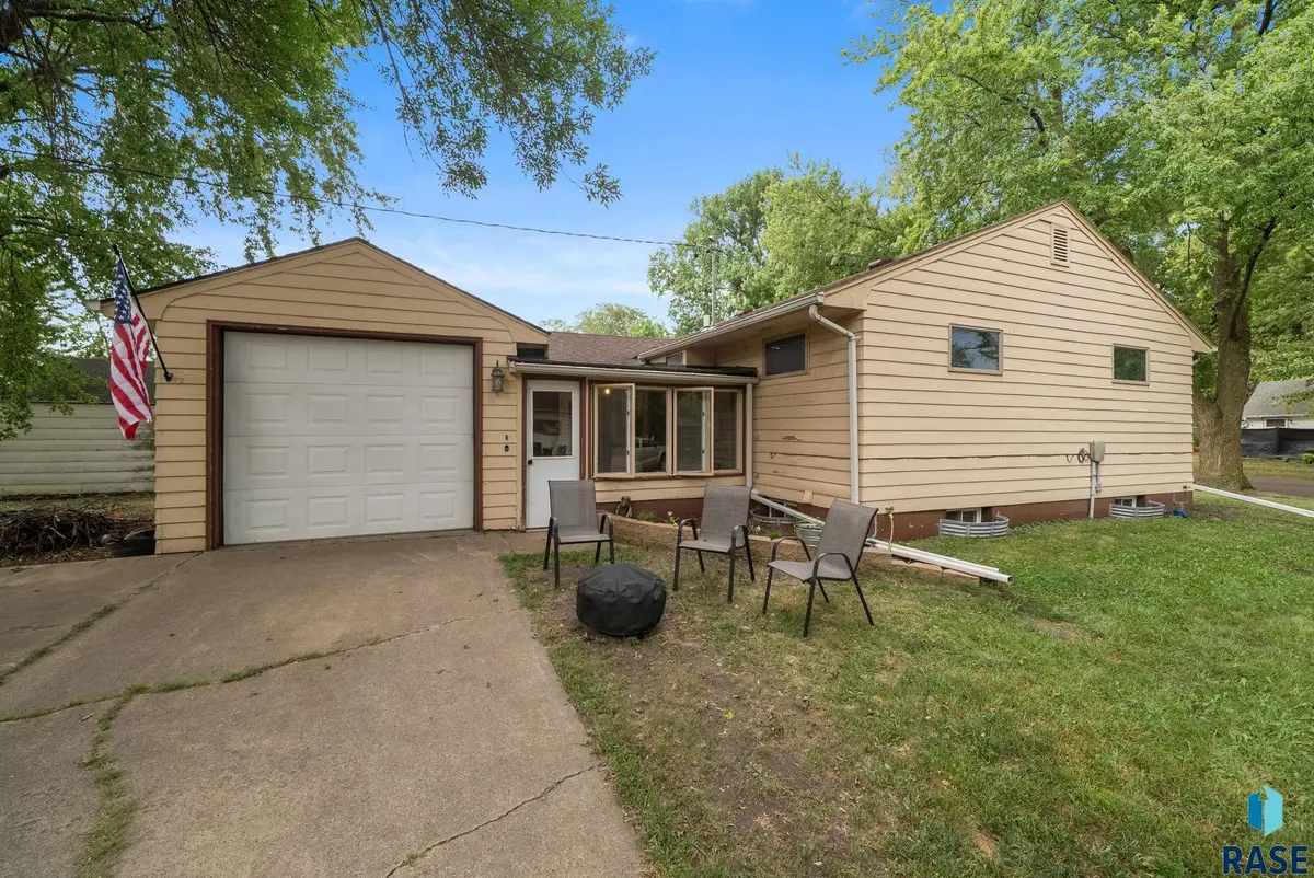 400 S Juniper Ave, Marion, SD 57043 - #1