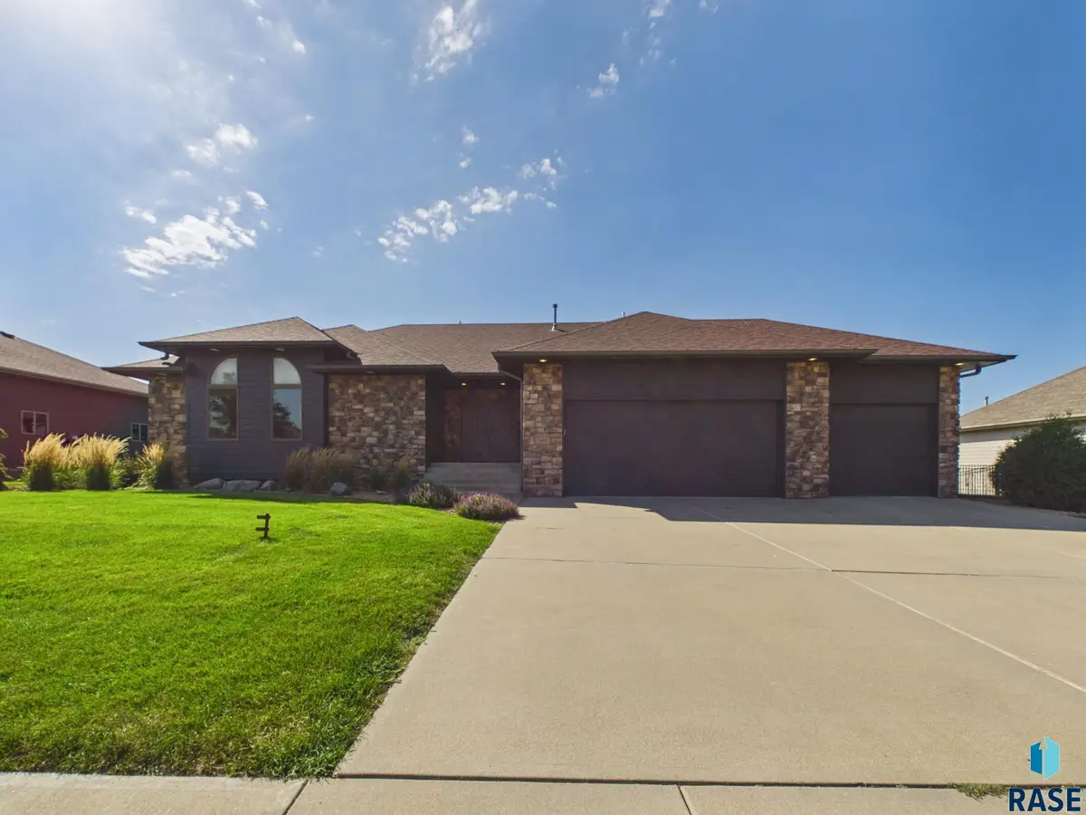 509 S Horizon Cir, Sioux Falls, SD 57106 - #1