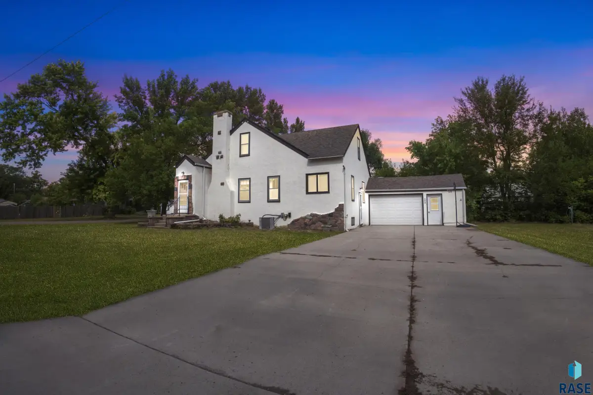 200 E 5th St, Marion, SD 57043 - #1