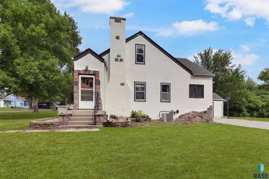 200 E 5th St, Marion, SD 57043 - #3