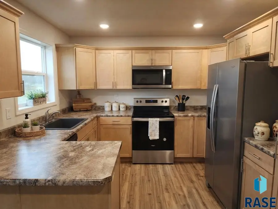2305 W Rice St, Sioux Falls, SD 57104 - #3