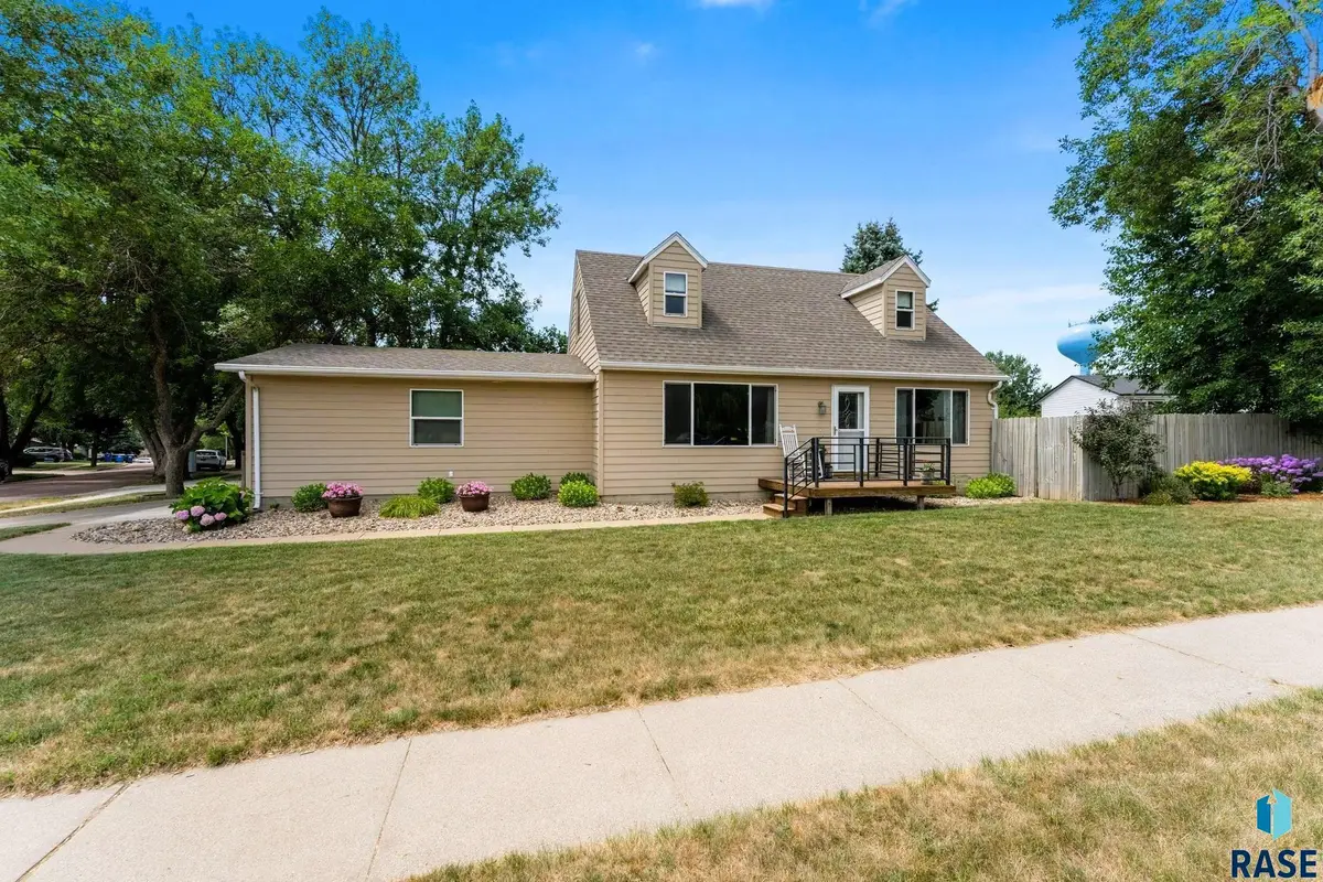 4516 E Belmont St, Sioux Falls, SD 57103 - #1