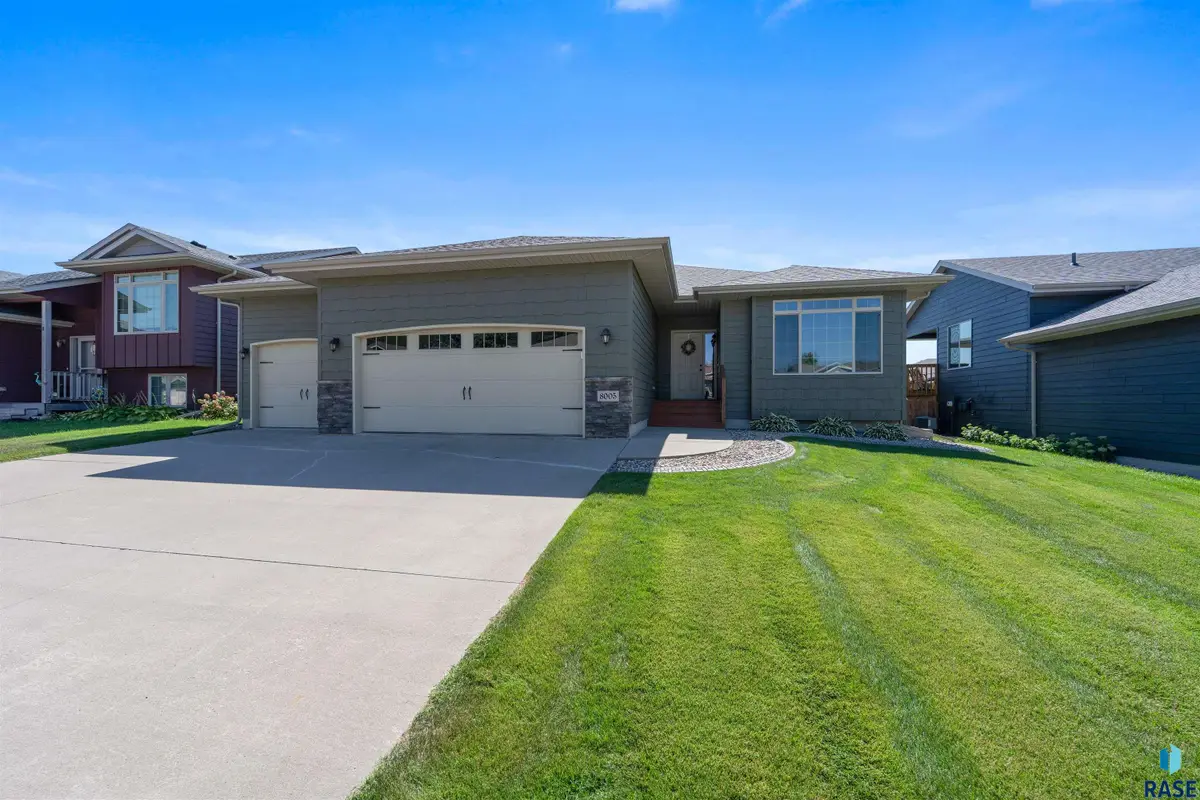 8005 W Vista Park St, Sioux Falls, SD 57106 - #1