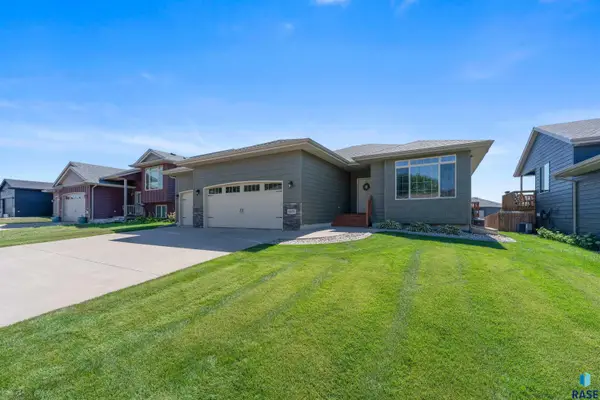 8005 W Vista Park St, Sioux Falls, SD 57106