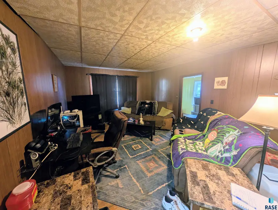 1311 E 5th St, Sioux Falls, SD 57103 - #3