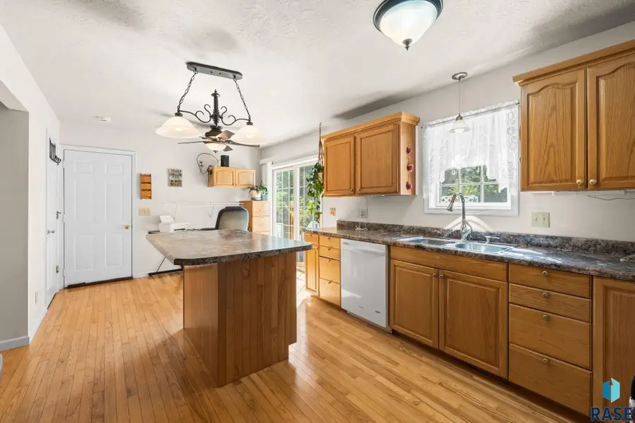 2809 W Delrich Dr, Sioux Falls, SD 57107 - #2