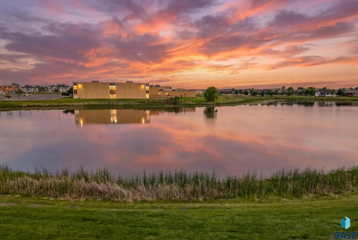 8801 W 32nd St #5, Sioux Falls, SD 57106 - #1