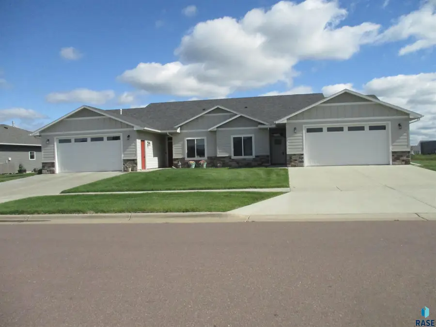 5408 E Wonder St, Sioux Falls, SD 57108 - #2