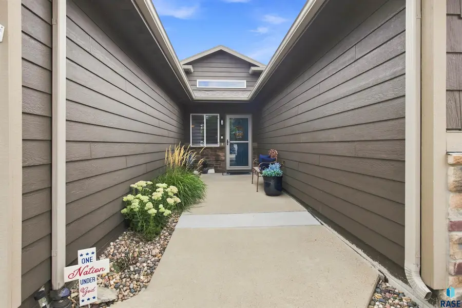 6412 S Keller Cir, Sioux Falls, SD 57108 - #2