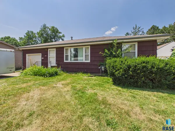 3017 S Willow Ave, Sioux Falls, SD 57105