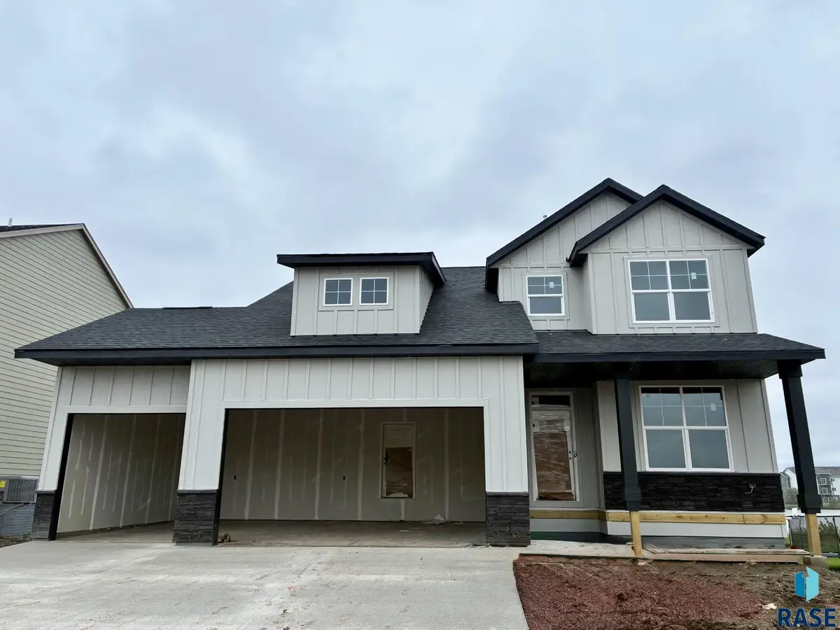 5628 E Ashwood Cir, Sioux Falls, SD 57108 - #1