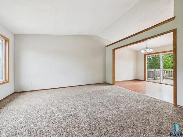 5713 W Clay St, Sioux Falls, SD 57106