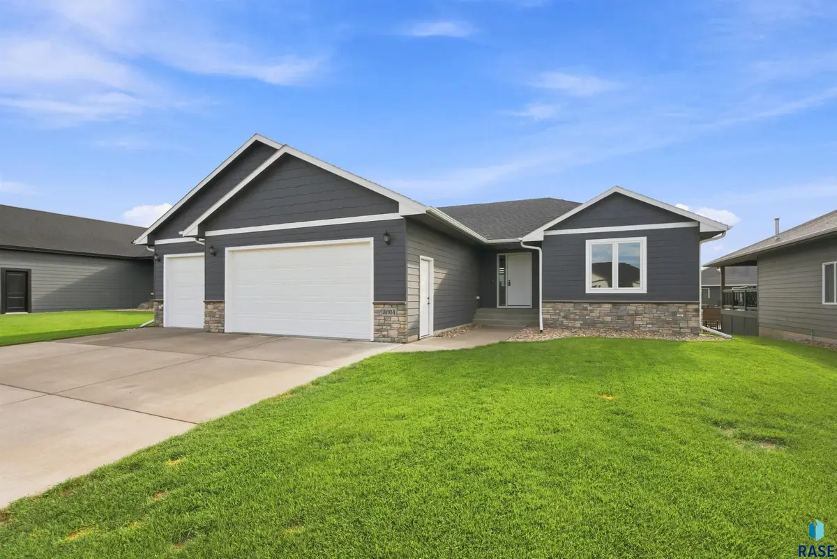 3904 S Catcher Ct, Sioux Falls, SD 57110 - #1