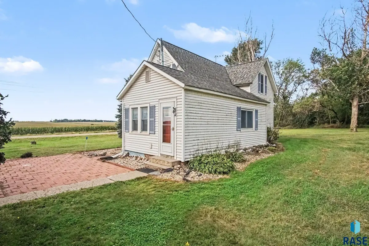 45018 233 St, Madison, SD 57042 - #1