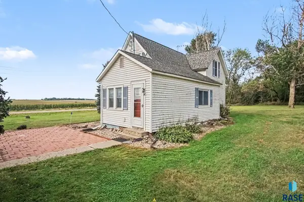 45018 233 St, Madison, SD 57042