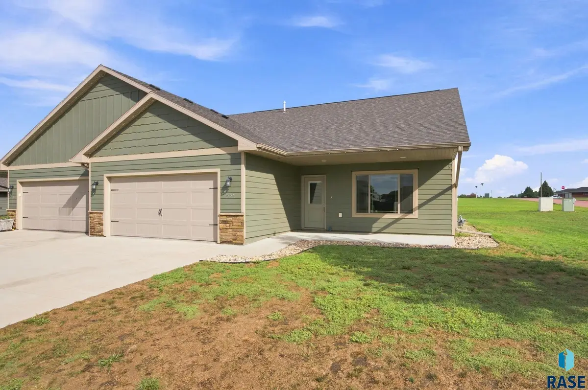 538 Prairie Ave, Baltic, SD 57003 - #1