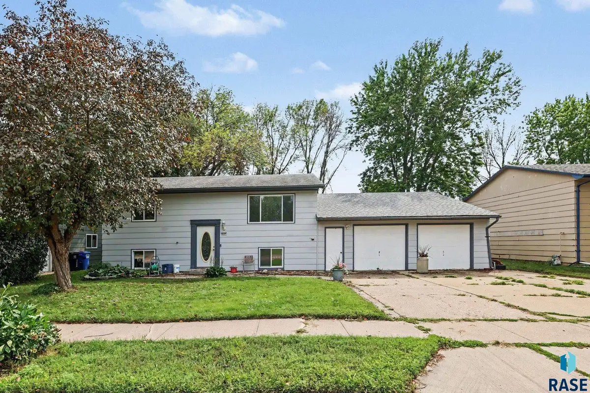 6209 W 60th St, Sioux Falls, SD 57106 - #1