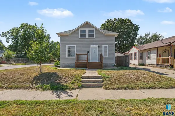 1521 S Spring Ave, Sioux Falls, SD 57105