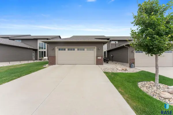 1117 S President Ct, Sioux Falls, SD 57106