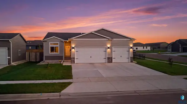 5301 E Lumin St, Sioux Falls, SD 57108