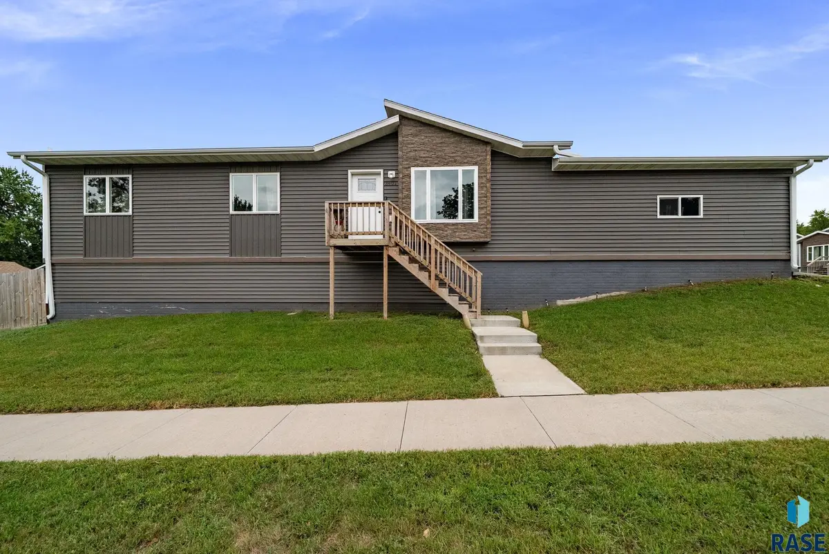 3401 E 13th St, Sioux Falls, SD 57103 - #1