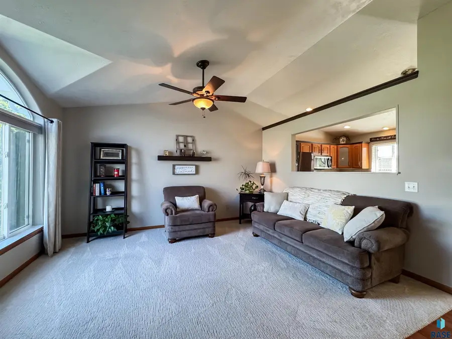 1812 S Monticello Ave, Sioux Falls, SD 57106 - #2