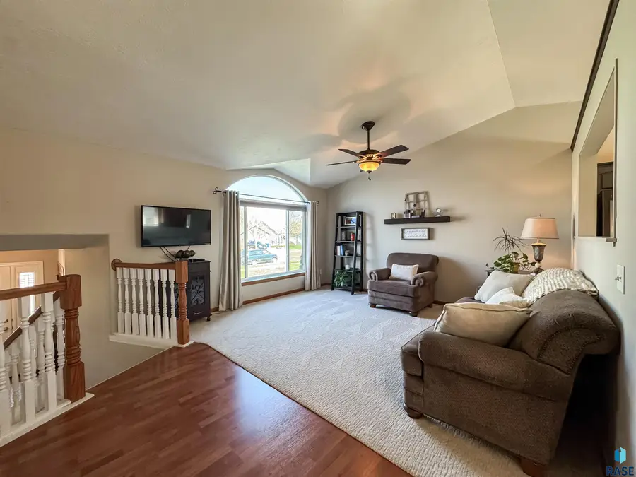 1812 S Monticello Ave, Sioux Falls, SD 57106 - #3