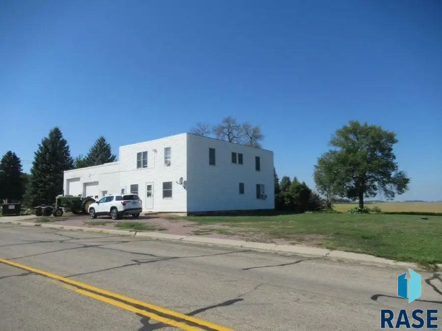 210 1st St E, Hills, MN 56138 - #2