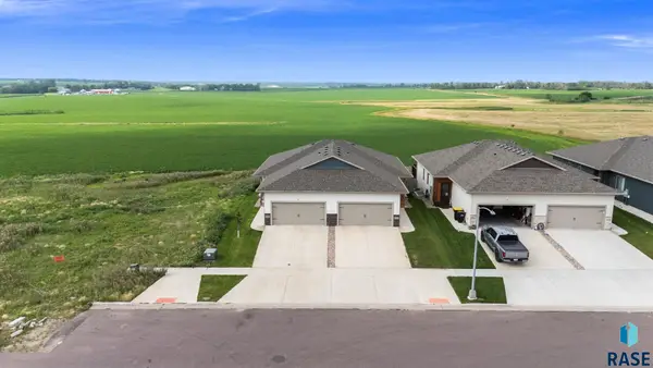 9730 W Broek Dr, Sioux Falls, SD 57106
