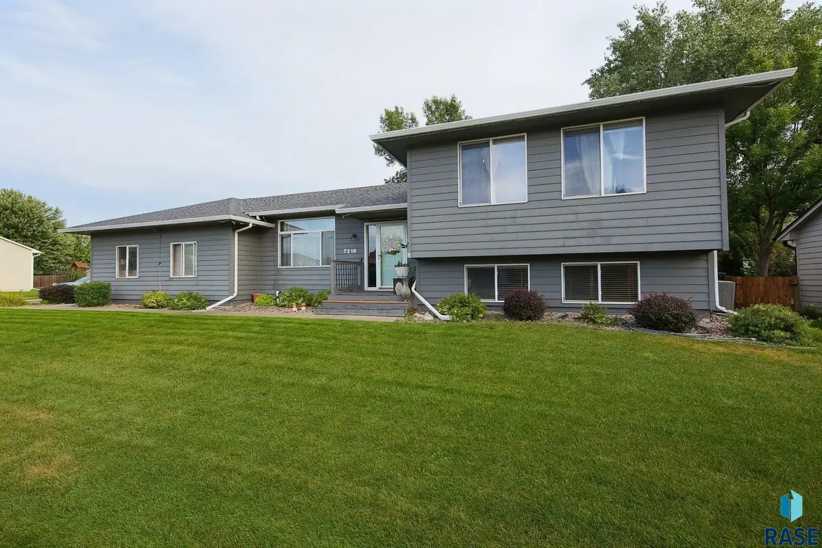 7216 W Strabane St, Sioux Falls, SD 57106 - #1