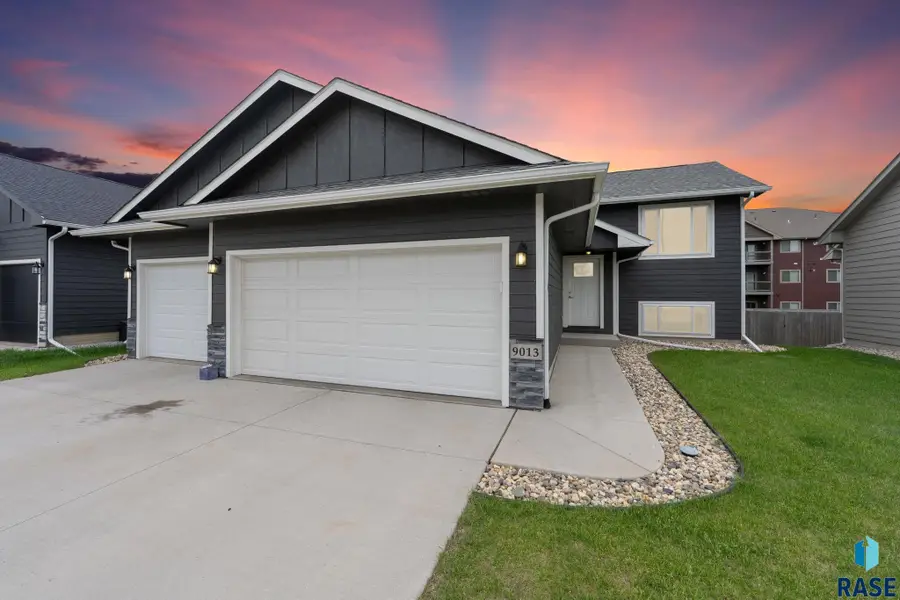 9013 W 24th St, Sioux Falls, SD 57106 - #2