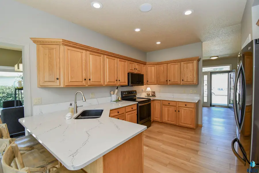 7315 W Ford Cir, Sioux Falls, SD 57106 - #3